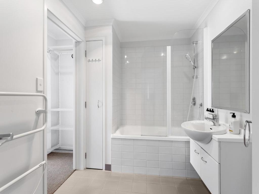 Eden Terrace Two Bedroom Free Parking Окленд Екстер'єр фото